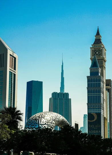 iconic-dubai-skyline-with-burj-khalifa-and-modern-architecture